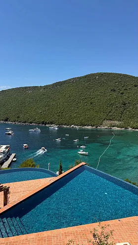 LUXUSVILLA AUF DER LUŠTICA, IN DER NÄHE VON MIRIŠTA — EIN PRIVATES PARADIES AN EINER DER EXKLUSIVSTEN LAGEN DER ADRIA
